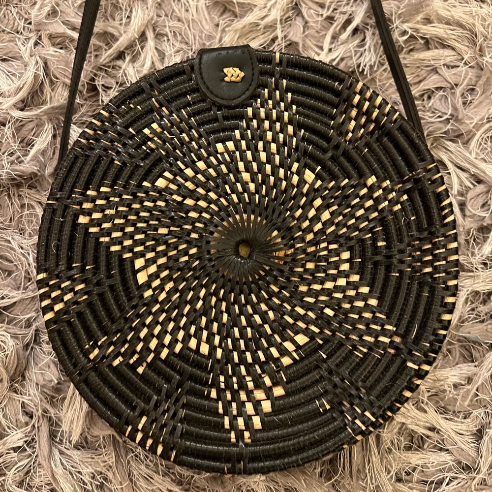Round rattan black and beige crossbody, brand new.
